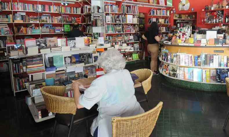 A atividade cultural ligada  literatura est bem cotada no interesse popular(foto: Leandro Couri/EM/D.A Press)