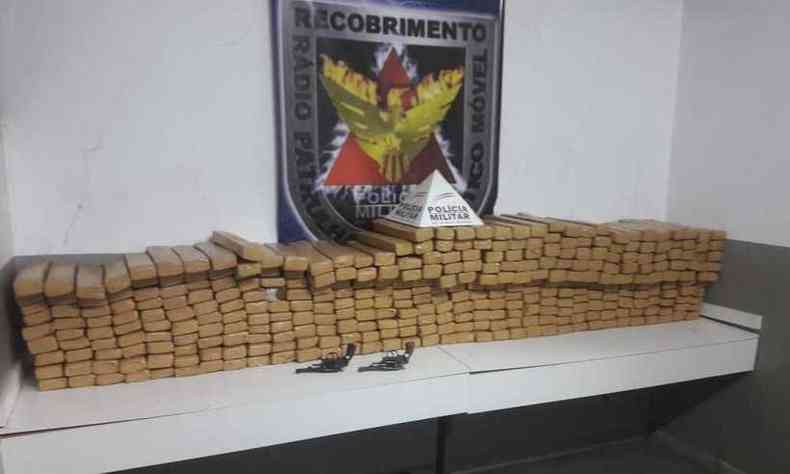 Droga estava em apartamento do Bairro So Francisco(foto: Polcia Militar/Divulgao)