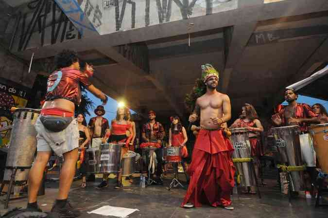 Grupo fez a festa embaixo do Viaduto Santa Tereza, no pr-carnaval de Belo HorizonteTulio Santos/E.M/D.A Press