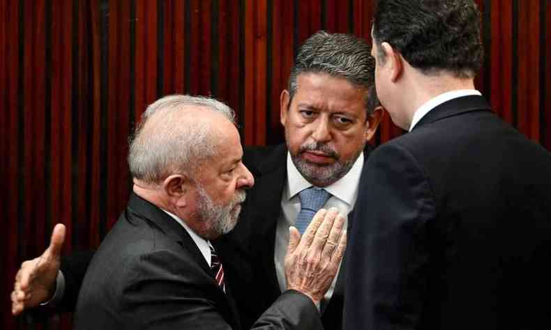 O presidente eleito Luiz Incio Lula da Silva e os presidentes da Cmara, Arthur Lira (PP-AL), e do Senado, Rodrigo Pacheco (PSD-MG), na cerimnia de diplomao do petista