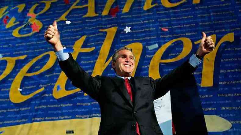 Em 2000, George W Bush foi eleito, embora Al Gore tenha vencido o voto popular com mais de meio milho de votos(foto: Getty Images)