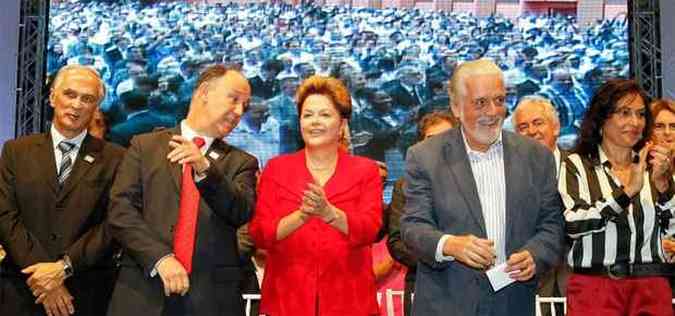 Dilma lanou o Plano Safra e entregou mquinas e nibus escolares para prefeitos em Salvador, em Bahia(foto: Roberto Stuckert Filho/PR)