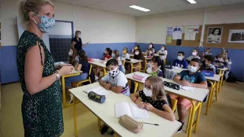 Na Frana, infeces em geral caram entre crianas enquanto o pas esteve em lockdown, mesmo quando as escolas permaneceram abertas(foto: Reuters)