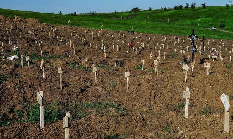 Cemit�rio de Mariupol, na Ucr�nia