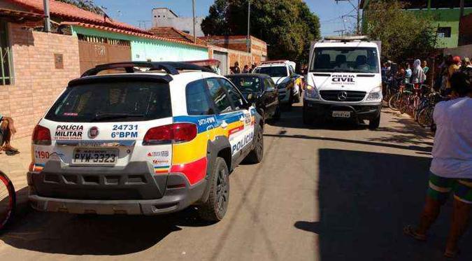 As vítimas foram mortas a pauladas, segundo a Polícia Militar (PM)(foto: Agência Rede Alerta) As vítimas foram mortas a pauladas, segundo a Polícia Militar (PM)(foto: Agência Rede Alerta)