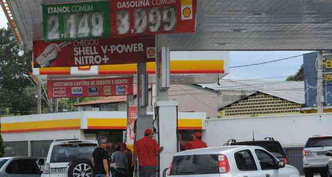 Gasolina a R$ 3,225 em BH no Dia Livre de Impostos - Economia - Estado de  Minas