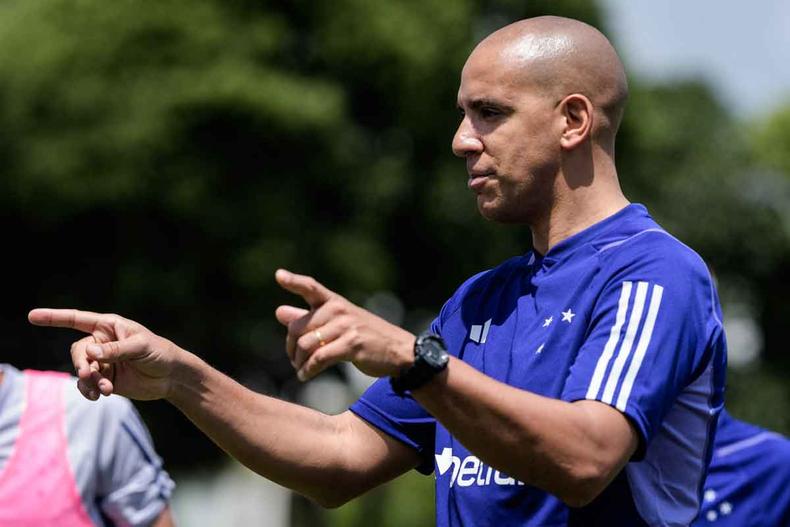 Tcnico Pepa, que substitui Paulo Pezzolano, acredita que o Cruzeiro tem um grupo de jogadores de qualidade tcnica acima da mdia
