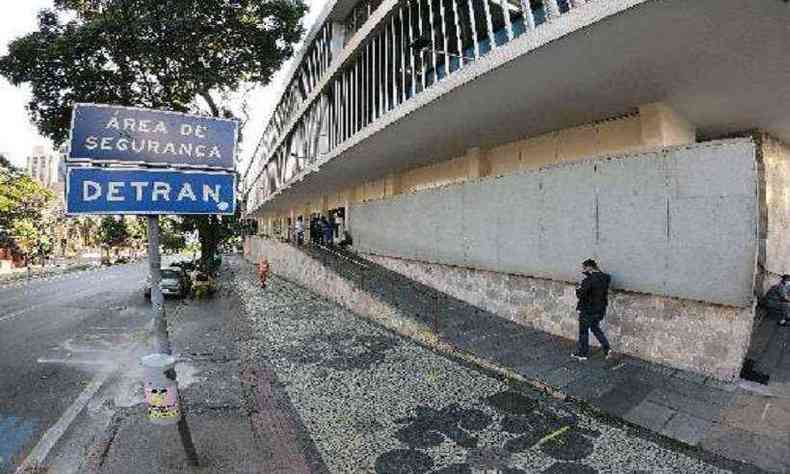 Detran-MG vai suspender emisso de documentos de veculos (foto: Edesio Ferreira/EM/D.A Press)