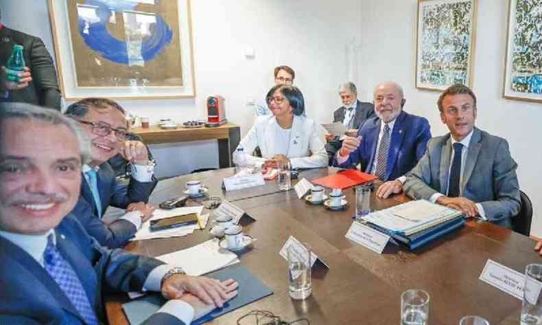 Presidente Lula em reunio com os presidentes da Frana, Colmbia e Argentina