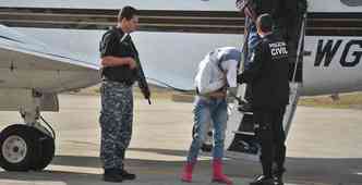 Casal foi trazido de avio para Belo Horizonte na tarde deste domingo(foto: Alexandre Guzanshe/EM/D.A.Press)