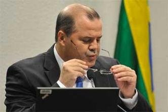 O presidente do BC, Alexandre Tombini, destacou ontem a import�ncia da mudan�a das regras dos compuls�rios (foto: Antonio Cruz/Ag�ncia Brasil )