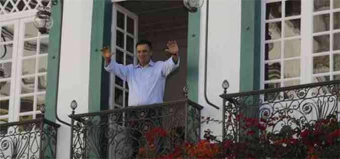 Segundo Acio Neves o nmero de dissidentes entre os aliados da presidente Dilma tm aumentado (foto: Jair Amaral/EM/D.A Press)