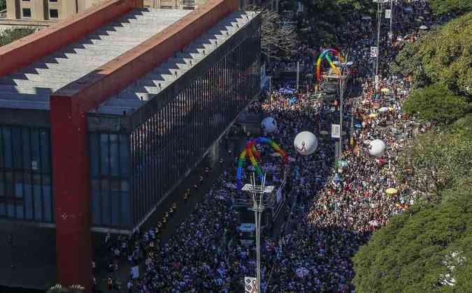 Milhes de pessoas se renem na Avenida PaulistaMiguel Schincariol/ AFP