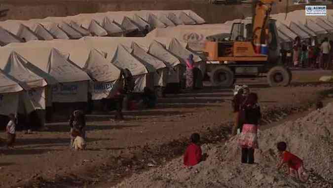 Cerca de 700 mil iraquianos refugiados esto no Curdisto. Em um campo, mil tendas foram montadas na ltimas duas semanas(foto: Reproduo/ACNUR)