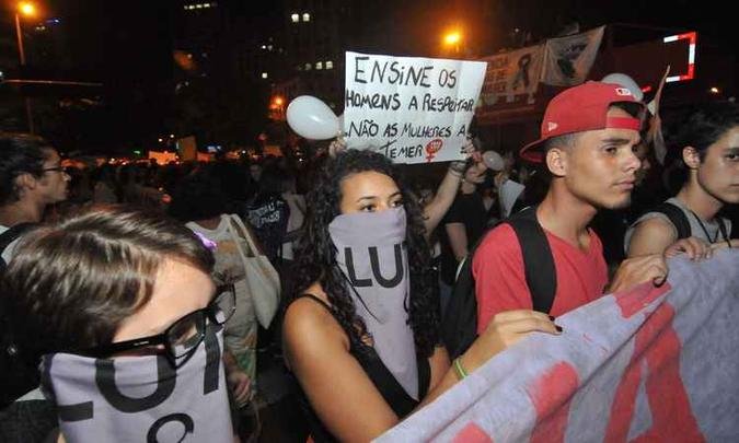 Manifesta��o na capital contra cultura do estupro na �ltima quinta-feira (foto: Rodrigo Clemente/EM 1/6/2016)