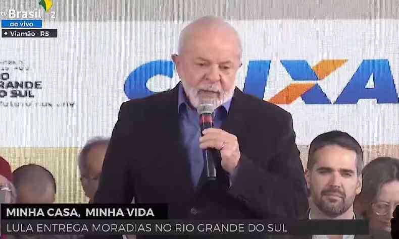 Lula e Eduardo Leite em evento no RS