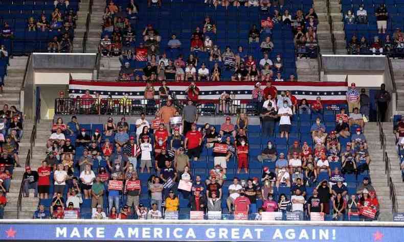 Arena em Tulsa, Oklahoma, no ficou cheia de apoiadores do presidente Donald Trump(foto: WIN MCNAMEE/AFP)