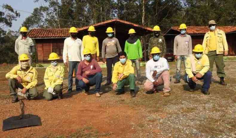 A primeira Brigada Voluntria de combate a incndios florestais  formada em Morro do Pilar, interior de Minas 
