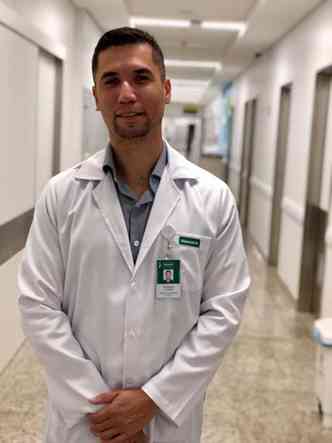 Cirurgio peditrico, o professor Thiago Lazaroni comprovou que  possvel ao profissional com perda auditiva aprender a ouvir os sons dos rgos humanos