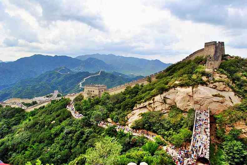 Os chineses so os maiores viajantes do mundo .  preciso que o crescimento do turismo seja equilibrado com as necessidades do meio-ambiente e das comunidades locais(foto: Melissa/Unsplash)