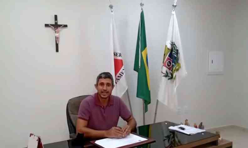 O prefeito da cidade, Fabiano Moreti, gravou um vdeo para esclarecer as investigaes sobre o caso(foto: Reproduo Internet)