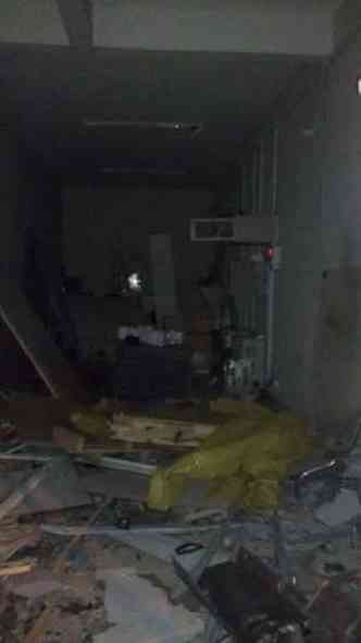 Caixa eletrnico foi totalmente destrudo(foto: Polcia Militar (PM) / Divulgao)