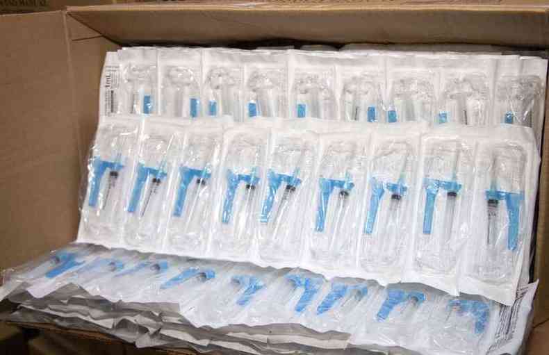 Minas adquiriu 50 milhes de seringas e agulhas para iniciar vacinao contra a COVID-19(foto: Fbio Marchetto/Governo MG)
