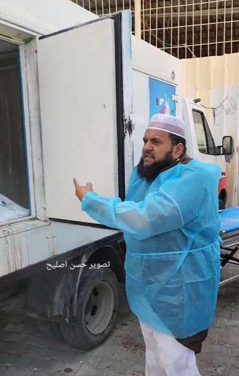 Caminhes de sorvete so usados como necrotrios improvisados em hospitais em Gaza
