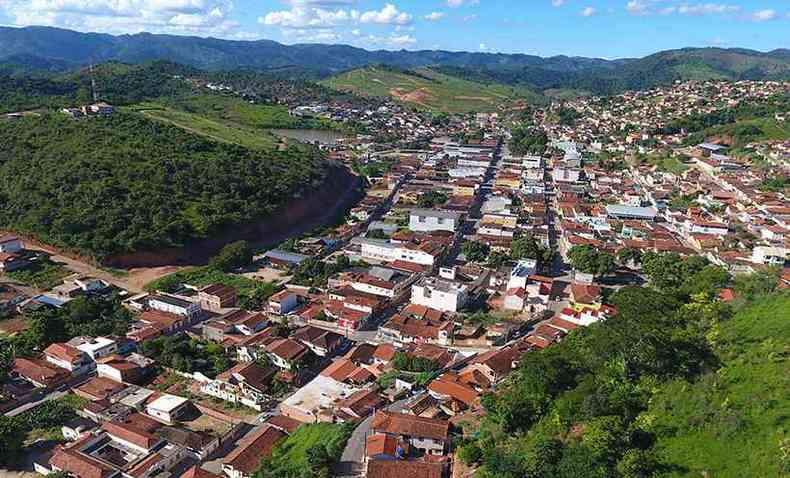 A perseguio da polcia contra os autores da emboscada foi feita nas ruas da rea central e periferia de Malacacheta(foto: Prefeitura de Malacacheta/Reproduo)