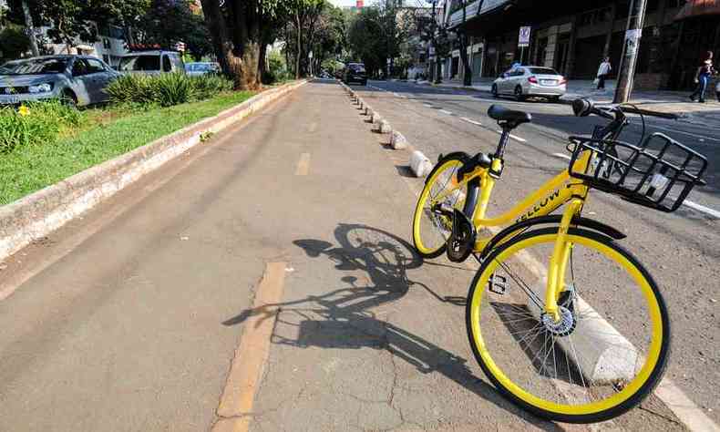 Enquanto estaes eram desativadas, bikes compartilhadas fora de docas chegavam a Belo Horizonte no incio do ano