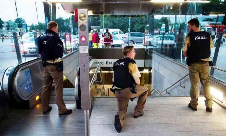 Testemunhas disseram ter visto trs atiradores nos arredores do shopping (foto: Germany OUT / AFP / dpa / Lukas Schulze)