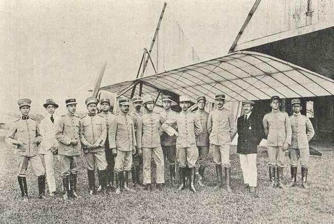Oficiais do Exército Brasileiro em Porto União, região do Contestado. Oficiais do Exército Brasileiro em Porto União, região do Contestado.