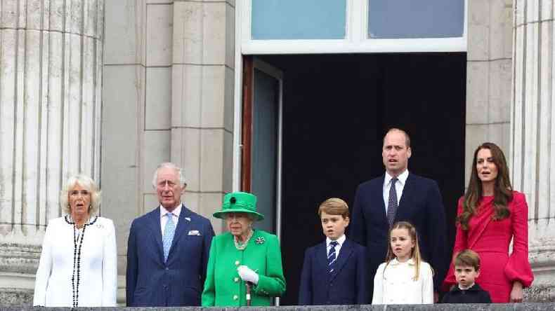 Rainha Elizabeth 2 e outros membros da famlia real