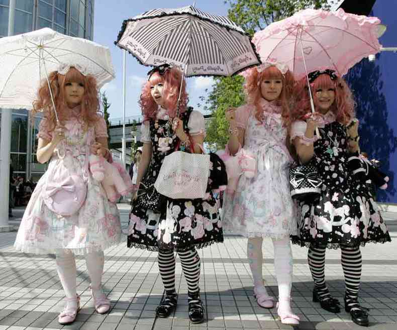 Lolitas de Tquio inspiram o desfile de moda Harajuku, que ser realizado no domingo  tarde(foto: Yuriko Nakao/Reuters)