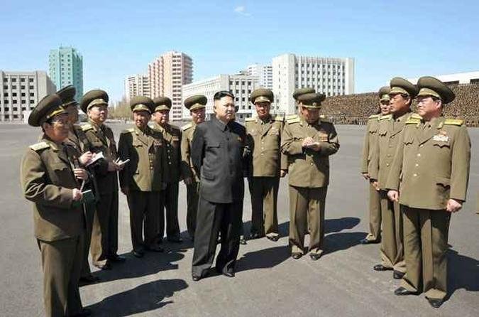 Líder norte-coreano Kim Jong-Un visita o Ministério da Segurança do Povo e felicita o pessoal de serviços internos das forças de segurança (foto: AFP PHOTO / KCNA via KNS) Líder norte-coreano Kim Jong-Un visita o Ministério da Segurança do Povo e felicita o pessoal de serviços internos das forças de segurança (foto: AFP PHOTO / KCNA via KNS)
