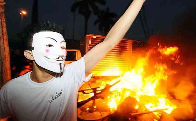 Somente na ltima quarta-feira, 109 pessoas foram detidas durante a manifestao(foto: Euler Junior/EM/D.A.Press)