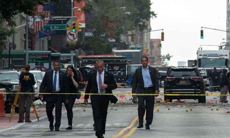 Explos�o ocorreu por volta das 20h30 na rua 23, entre a Quinta e a Sexta Avenidas. Vias estavam cheias de pessoas na hora do ataque(foto: AFP)