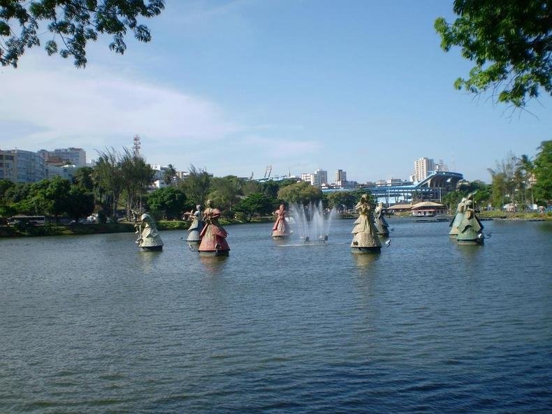 Vale uma visita no carnaval: confira as imagens dos orixás que flutuam sobre as águas do Dique do Tororó(foto: Alfredo Durães/EM/) Orixás do Dique do Torroró