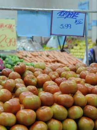O tomate foi o produto que registrou a maior alta: 18,01% na passagem de setembro para outubro (foto: Beto Magalhaes/EM/D.A Press)