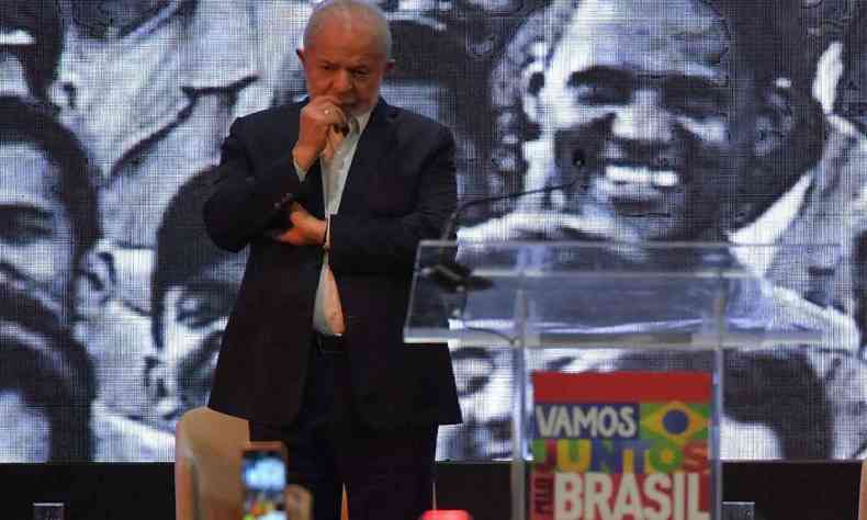 presidente Lula no palco de evento em SP neste sbado 7/5
