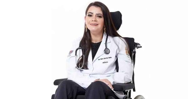 Paranaense com tetraparesia é a primeira a se formar em medicina no Brasil - Estado de Minas