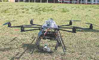 Omicrocptero usado nos testes: capaz de coletar e enviar imagens por meio de rede sem fio(foto: FERNANDA VILELA/DIVULGAO)