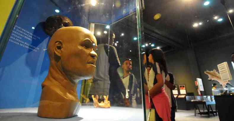 No princpio, era Luzia: no Museu da PUC, a reconstituio da face da primeira mineira (e brasileira) de que se tem notcia, de 11 mil anos(foto: ALEXANDRE GUZANSHE/EM/D.A PRESS %u2013 4/9/18)