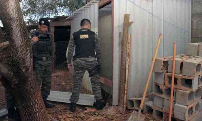 Policiais descobriram estruturas que tentavam disfarar as atividades(foto: MPMG/Divulgao)