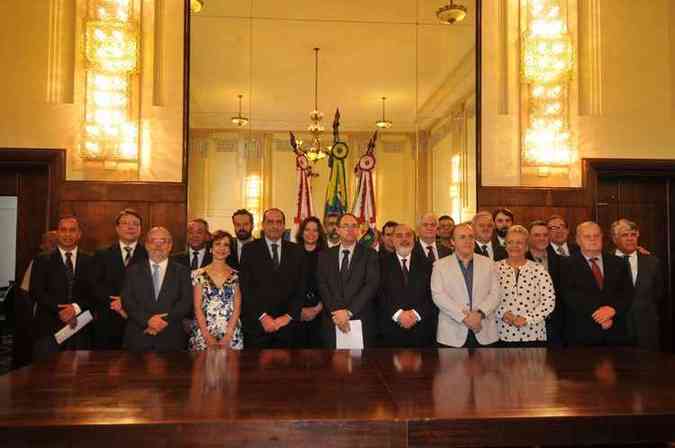 O prefeito Alexandre Kalil empossou nesta segunda-feira secretrios e superintendentes municipais(foto: Jair Amaral/EM/D.A Press )