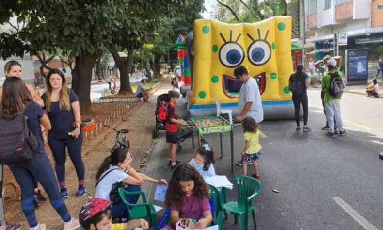 crianas brincando no projeto BH  da Gente da prefeitura de Belo Horizonte 