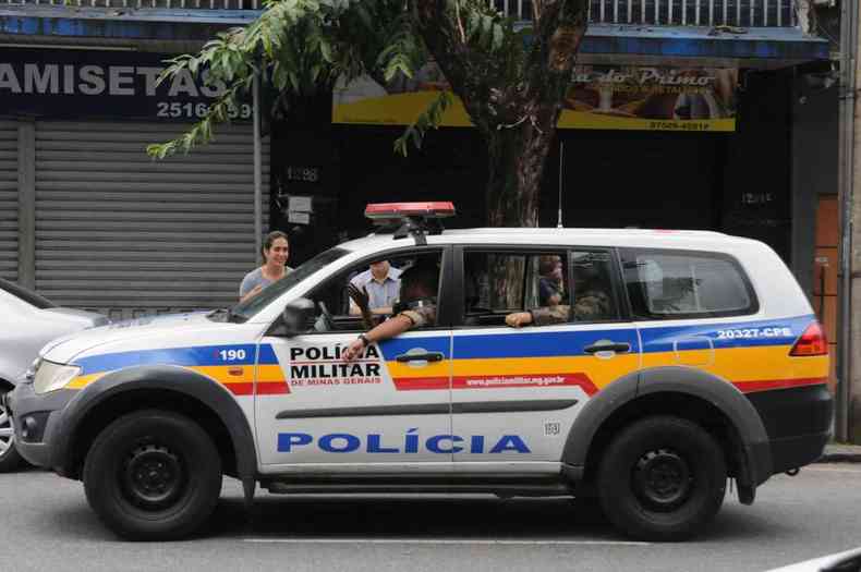 Chegando ao local, a PM encontrou o corpo jogado na rua(foto: Juarez Rodrigues/ E.M/ D.A Press)