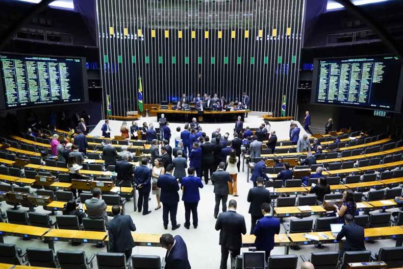 Plenrio da Cmara dos Deputados: relao com a Casa comandada por Arthur Lira, que tem forte influncia sobre o baixo clero, ainda desafia o Executivo federal