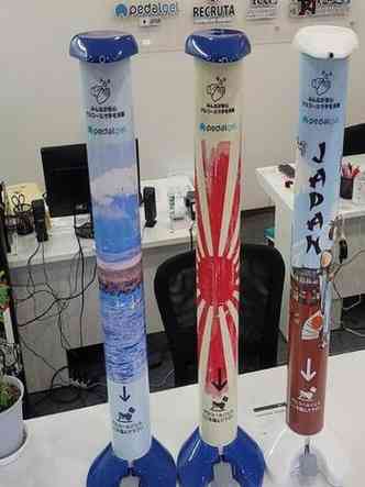 Os dispensadores fabricados para o mercado japons, alm do lcool em gel, fornecem lcool em spray(foto: Divulgao KPG/SA)