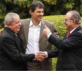 Lula e Maluf durante encontro que acertou apoio  candidatura de Haddad (foto: ADRIANA SPACA/BRAZIL PHOTO PRESS/AE . SP - ELEICOES / SP / HADDAD/MALUF/LULA )